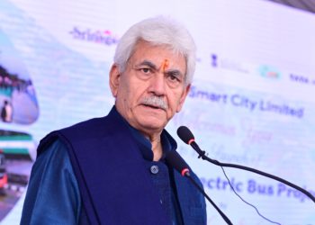 باقی رہ گئے دہشت گردوں کو آہنی ہاتھوں سے نپٹا جائے: ایل جی منوج سنہا کی سیکورٹی ایجنسیوں کو ہدایات