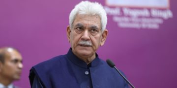انتظامیہ کو موثر سروس فراہم کنندہ کے طور پر بھی کام کرنا چاہئیے /لیفٹنٹ گورنر منوج سنہا