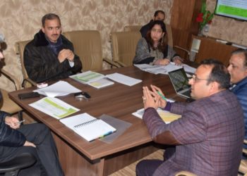 چیف سیکرٹری نے 2025 تک سرکاری عمارتوں کی مکمل سولرائزیشن کیلئے تیاریوں کا لیا جائیزہ