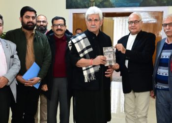 یوتھ آل انڈیا کشمیری سماج کے وفد نے لیفٹنٹ گورنر سے ملاقات کی