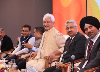 لیفٹیننٹ گورنر کی وائبرنٹ گجرات گلوبل سمٹ میں ’ جموںوکشمیر میں سرمایہ کاری کے مواقع‘ پر خصوصی سیشن میں شرکت