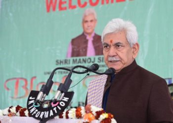 کشمیری پنڈتوں کو دہشت گردی کی وجہ سے وادی سے ہجرت کرنی پڑی/منوج سنہا
