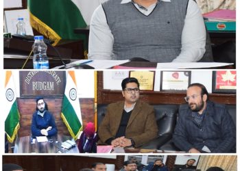 صوبائی کمشنر کشمیر نے رکھہِ ارتھ ہاﺅسنگ کالونی بمنہ کی ترقیاتی اَمور پر تبادلہ خیال کیا