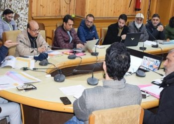 صوبائی کمشنر کشمیر نے کشمیر میں برفباری کے بعد کی صورتحال کا لیاجائزہ
