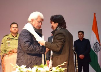 لیفٹیننٹ گورنر نے سری نگر میں صوبہ کشمیر سے پہاڑی کمیونٹی کے 160 رُکنی وفد سے بات چیت کی
