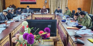 چیف الیکٹورل آفیسر نے بارہمولہ پارلیمانی حلقہ میں لوک سبھا الیکشن ۔2024 کی تیاریوں کا جائزہ لیا