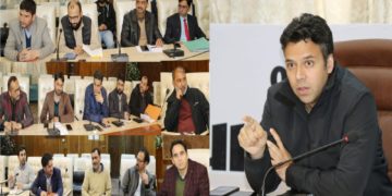 ڈسٹرکٹ الیکشن آفیسر سرینگر نے الیکشن نوڈل اَفسران کی میٹنگ کی صدارت کی