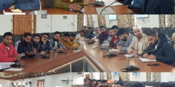 ڈسٹرکٹ الیکشن آفیسر اننت ناگ نے سیاسی جماعتوں اور میڈ نمائندوں کے ساتھ اِنتخابات سے متعلق میٹنگیں کیں