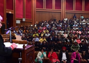 آج ناری شکتی ہمارے ترقیاتی سفر میں سب سے آگے ہے اور قوم کی تعمیر میں قیادت کر رہی ہے / ایل جی سنہا