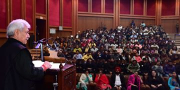 آج ناری شکتی ہمارے ترقیاتی سفر میں سب سے آگے ہے اور قوم کی تعمیر میں قیادت کر رہی ہے / ایل جی سنہا