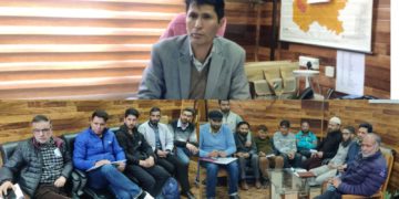 اے ڈی ڈی سی گاندربل نے فلائنگ سکاڈ ٹیموں کے ساتھ میٹنگ کی