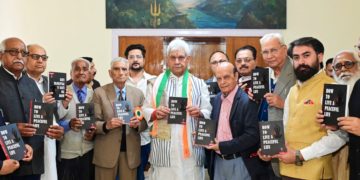 لیفٹیننٹ گورنر نے آئی ڈی سونی کی کتاب” پُر اَمن زندگی کیسے گزاریں“کا اجرا¿ کیا