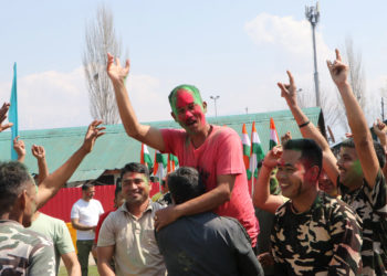 جموں وکشمیر میں بھی رنگوں کا تہوار ہولی جوش و خروش سے منایا گیا