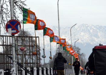 وزیر اعظم کا دورہ کشمیر: سری نگر میں سیکورٹی کے فقید المثال انتظامات، سراغ رساں کتوں کی مدد سے تلاشیاں