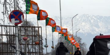 وزیر اعظم کا دورہ کشمیر: سری نگر میں سیکورٹی کے فقید المثال انتظامات، سراغ رساں کتوں کی مدد سے تلاشیاں