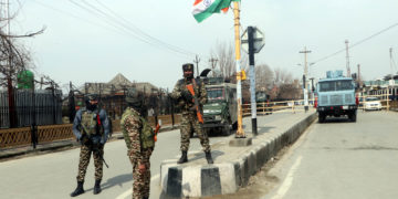 سخت ترین سیکورٹی انتظامات کے بیچ وزیر اعظم نریندر مودی آج کشمیر کے دورے پر پہنچ رہے ہیں