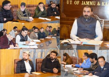 ڈِسٹرکٹ الیکشن آفیسر پلوامہ نے لوک سبھا اِنتخابات ۔2024ءکی تیاریوں کا جائزہ لیا