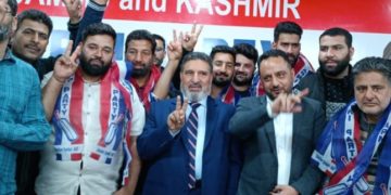 روایتی جماعتوں نے اپنے سیاسی مفادات کےلئے نوجوانوں کو تباہی و ہلاکتوں کا راستہ دکھایا/سید محمد الطاف بخاری