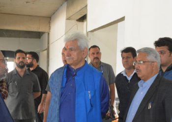 لیفٹیننٹ گورنر نے پنتھا چوک میں ایس اے ایس بی کے دفتر اور یاتری نواس کی پیش رفت کا جائزہ لیا