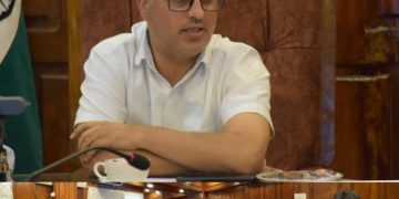 ضلع ترقیاتی کمشنر بانڈی پورہ نے محکمہ ریونیو کے کام کاج کا جائزہ لیا