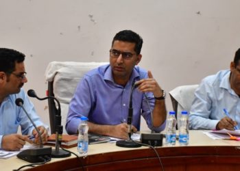سیکرٹری نے راجوری میں دیہی ترقی محکمہ سکیموں کی عمل آوری کا جائزہ لیا