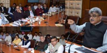 چیف سیکرٹری نے پی ایم جی کے تحت بنیادی ڈھانچہ منصوبوں کی عمل آوری کا جائزہ لیا