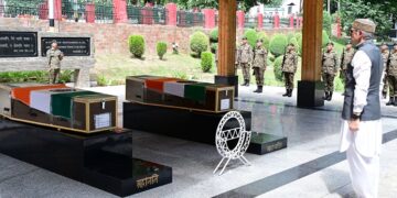 وزیر اعلیٰ عمر عبداللہ نے شہید فوجیوں کو خراجِ عقیدت پیش کیا