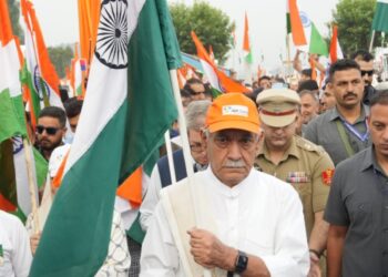 ترنگا میرا دھرم ہے ، ترنگا میری طاقت ہے ، ترنگا میرے دِل کی دھڑکن