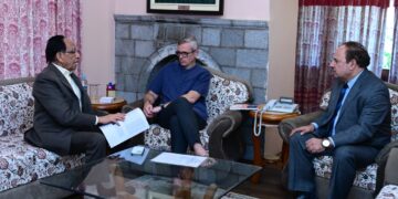 اَرضیاتی سائنسدان پروفیسر گپتا کی وزیر اعلیٰ عمر عبداللہ سے ملاقات