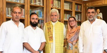ضلعی ترقیاتی کونسل کے اراکین نے لفٹینٹ گورنر سے ملاقات کی