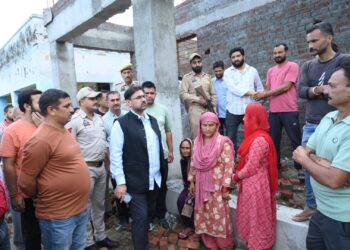 ستیش شرما نے چوکی چورا کے سیلاب سے متاثرہ علاقو ں کا کیا دورہ 