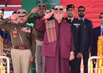 لیفٹیننٹ گورنر نے جموںوکشمیر پولیس کے شہدا¿ کو خراجِ عقیدت پیش کیا