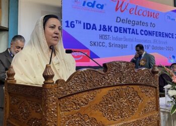 ایس کے آئی سی سی میں 16 ویں آئی ڈی اے جموں و کشمیر ڈینٹل کانفرنس سے خطاب