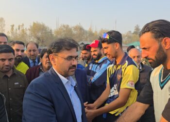ستیش شرما نے ٹنگمرگ میں متعدد ترقیاتی پروجیکٹوں کا سنگِ بنیاد رکھا