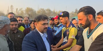 ستیش شرما نے ٹنگمرگ میں متعدد ترقیاتی پروجیکٹوں کا سنگِ بنیاد رکھا