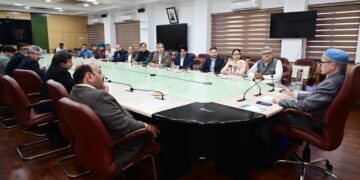 وزیر اعلیٰ عمر عبداللہ نے نیشنل سٹاک ایکسچینج کے ساتھ صنعتوں کے اِشتراک کی وکالت کی