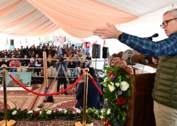 وزیر اعلیٰ نے بلیوارڈروڈ کی چوڑائی اور فور لیننگ کا سنگِ بنیاد رکھا