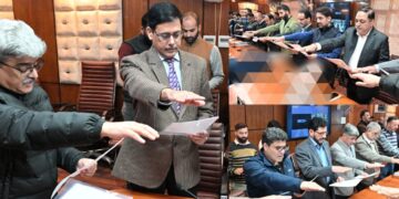 چیف سیکرٹری نے قومی یومِ اِتحاد کے موقعہ پراَفسران کو ’اِتحاد کا حلف ‘ دِلایا