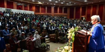 لیفٹیننٹ گورنرنے ’یومِ آئین ‘ کی تقریبات میں شرکت کی