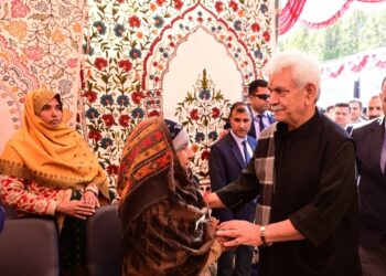 لیفٹنٹ گورنر نے رام بن اور اودھمپور میں حالیہ قدرتی آفات سے متاثرین کیلئے نئے گھروں کی تعمیر کا سنگِ بنیاد رکھا