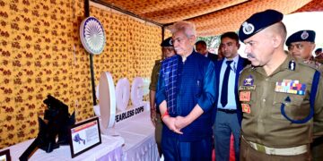 لیفٹنٹ گورنر منوج سنہا نے کیانے جموں و کشمیر پولیس کے کمانڈو ٹریننگ سینٹر سنجوان جموں کا دورہ