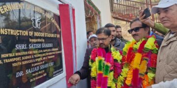 ستیش شرما نے اوڑی میں اِنڈور سٹیڈیم اور ٹی ایس او آفس کی عمارت کا سنگ بنیاد رکھا