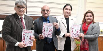 چیف سیکرٹری نے جموںوکشمیر میں موسمیاتی تبدیلی اور فلوری کلچر پر اِشاعتیں جاری کیں