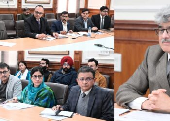 چیف سیکرٹری نے جموں و کشمیر بھر میں پی ایم اجولا یوجنا کے نفاذ کا جائیزہ لیا