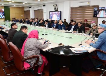 وزیر اعلیٰ عمر عبداللہ نے جموں میں شراکت داروں کے ساتھ پری بجٹ مشاورتی میٹنگ کی صدارت کی