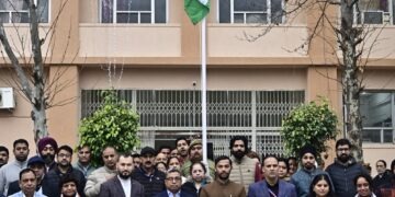 ڈِی آئی پی آر نے یوم جمہوریہ منایا اور شہداکو خراجِ عقیدت پیش کیا
