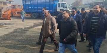 نائب وزیراعلیٰ نے اِنٹگریٹیڈ کمانڈ اینڈ کنٹرول سینٹر ایچ ایم ٹی کا دورہ کیا
