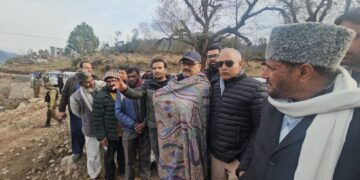 جاوید رانا نے مینڈھر کے سرحدی دیہات کا دورہ کیا ، ترقیاتی کاموں کا جائیزہ لیا
