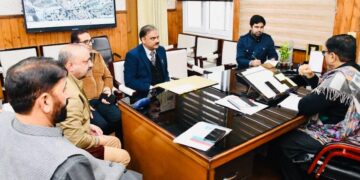 جاوید رانا نے قانون سازوں اور عوامی وفود کی طرف سے اُٹھائے گئے مسائل کا جائزہ لیا