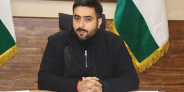 ڈی سی سری نگر کا ضلع میں سرکاری عمارتوں کی سولرائزیشن کے کاموں کا جائزہ